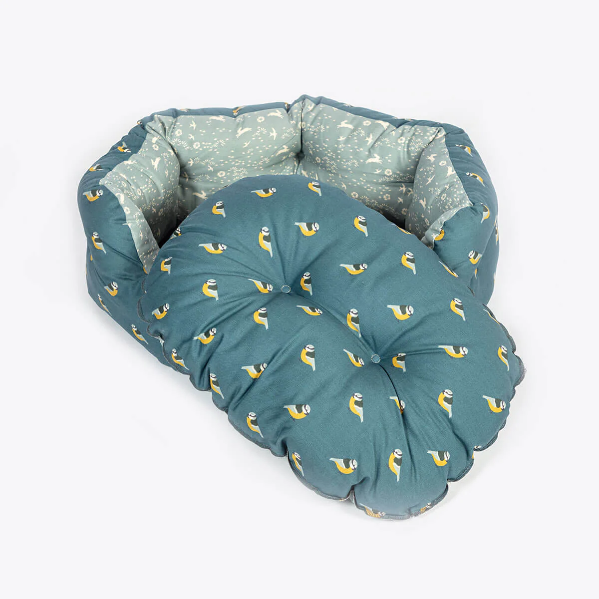 FatFace Flying Birds Deluxe Slumber Dog Bed - Image 3