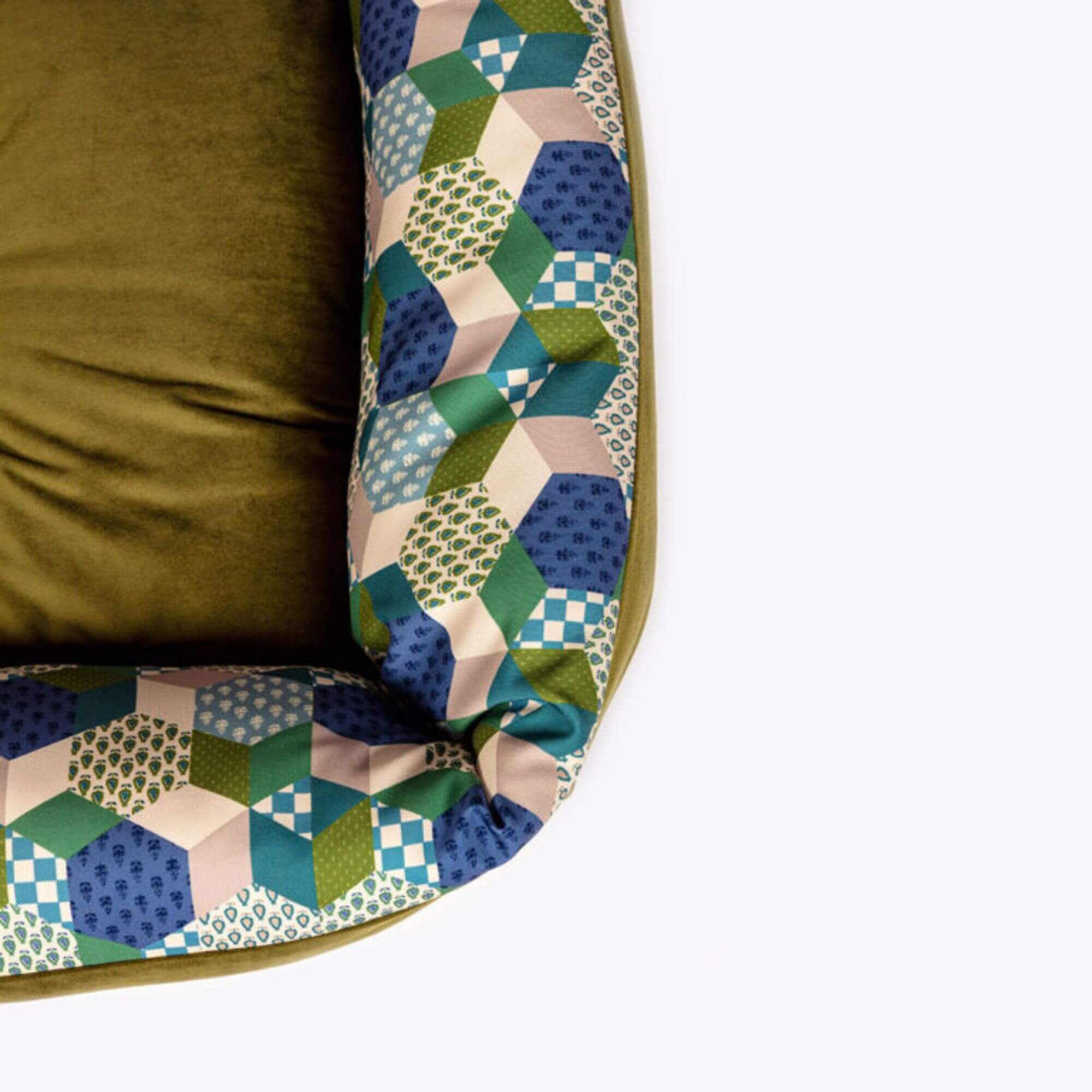 Laura Ashley Thistle Patchwork Lounger Dog Bed - Image 3