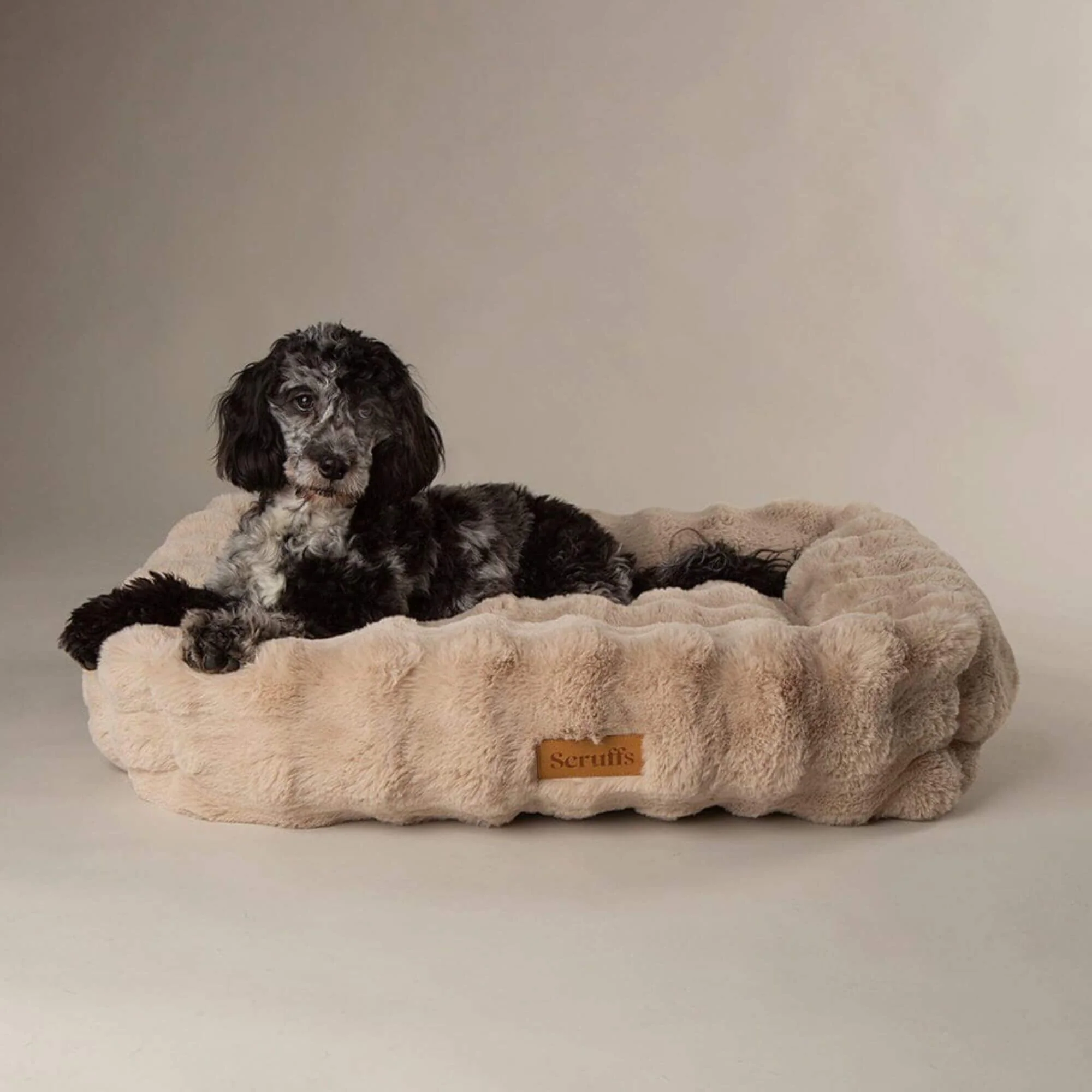 Scruffs Alpine Faux Fur Box Bed for Dogs - Image 2