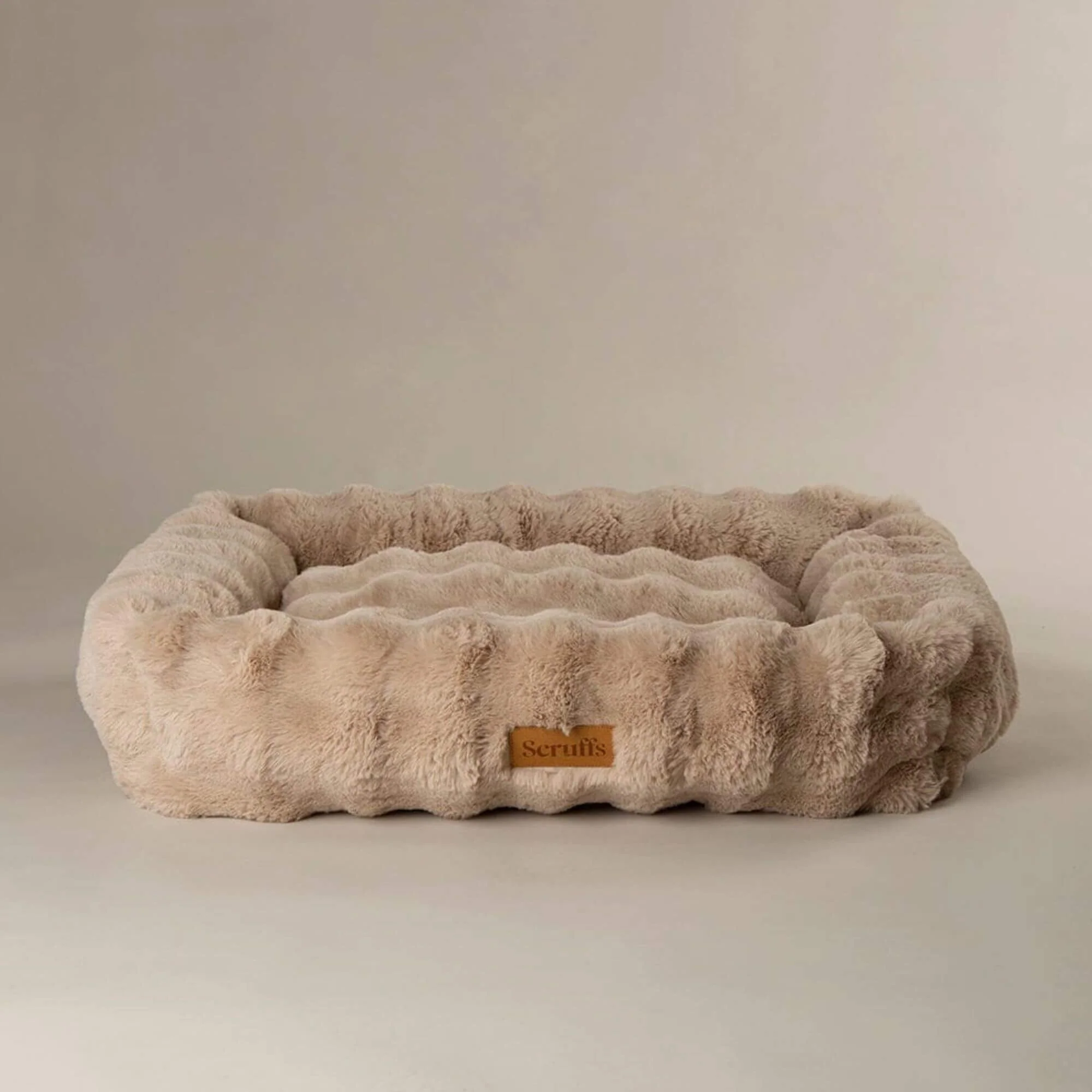 Scruffs Alpine Faux Fur Box Bed for Dogs - Image 5