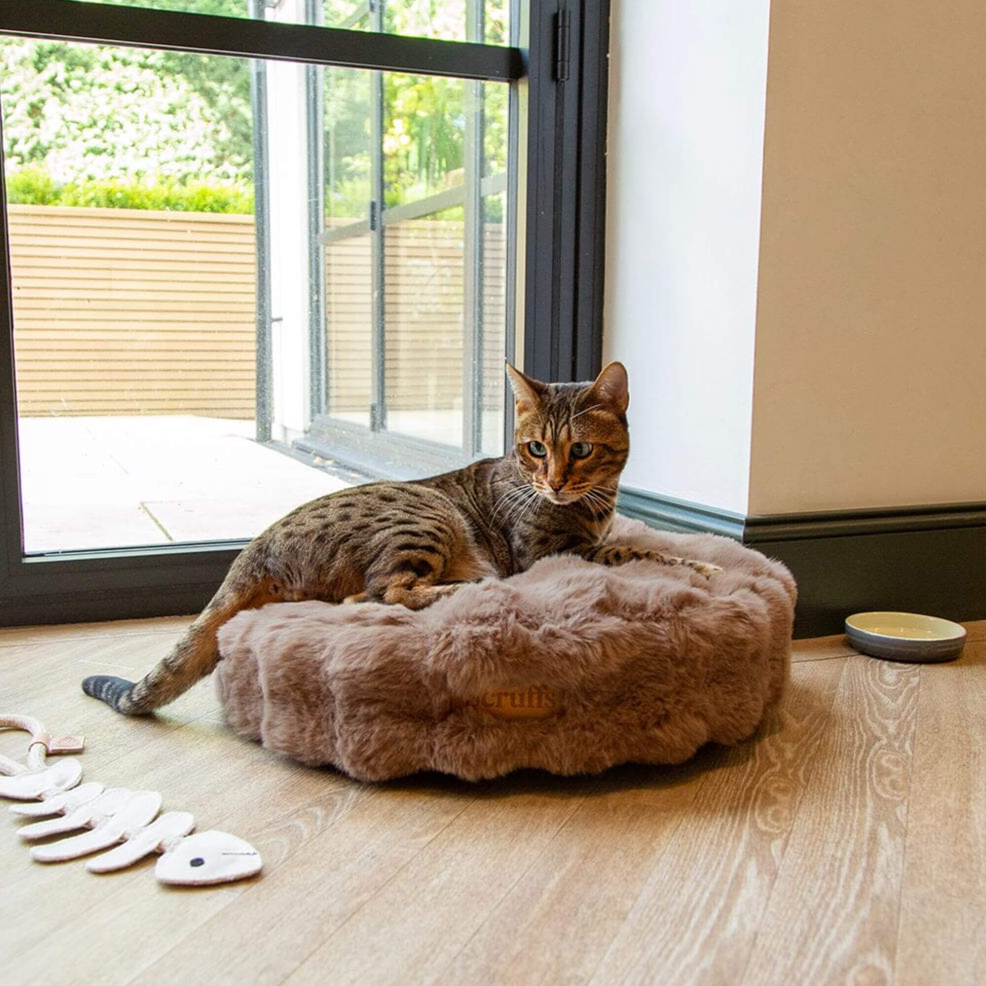 Scruffs Alpine Faux Fur Cat Bed